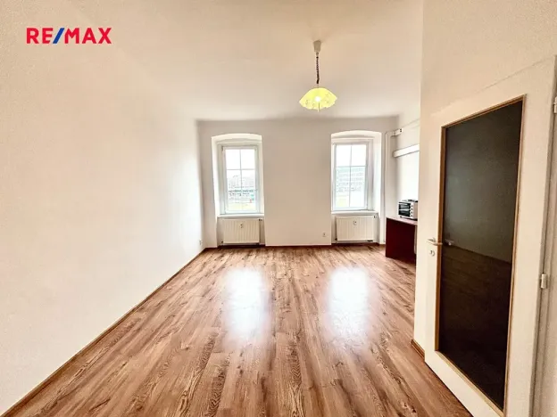 Pronájem bytu 1+kk, Plzeň, Skvrňanská, 30 m2