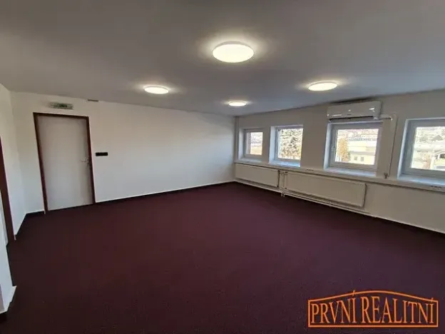Pronájem kanceláře, Uherský Brod, Vazová, 69 m2