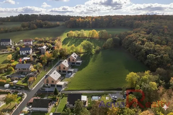 Prodej pozemku pro bydlení, Mořina, 16376 m2