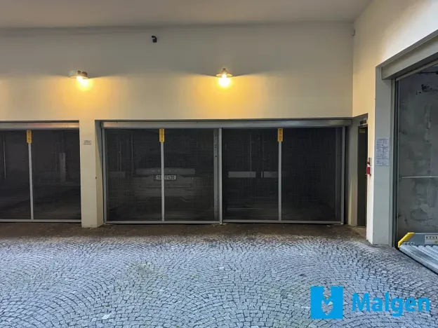 Pronájem garážového stání, Praha - Smíchov, Na Valentince, 10 m2