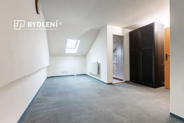 Prodej restaurace, Vysoká Pec, 1120 m2