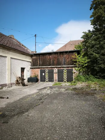 Pronájem ostatní, Holovousy