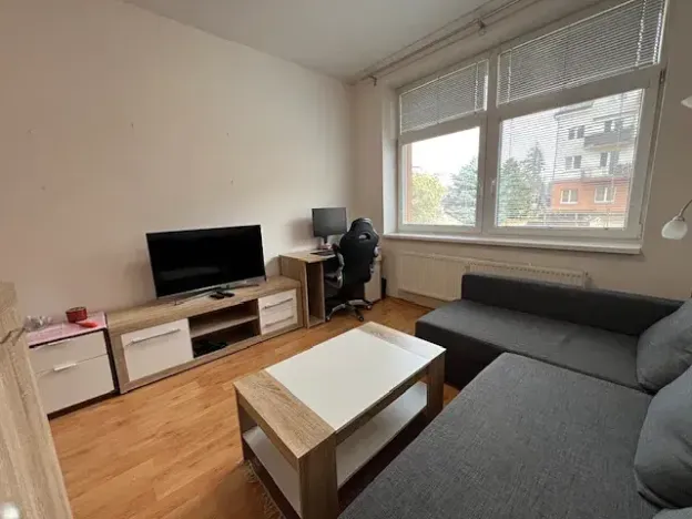 Pronájem bytu 2+kk, Milovice, Slepá, 37 m2