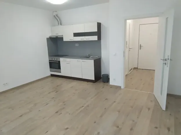 Prodej bytu 1+kk, Praha - Uhříněves, náměstí Bratří Jandusů, 35 m2