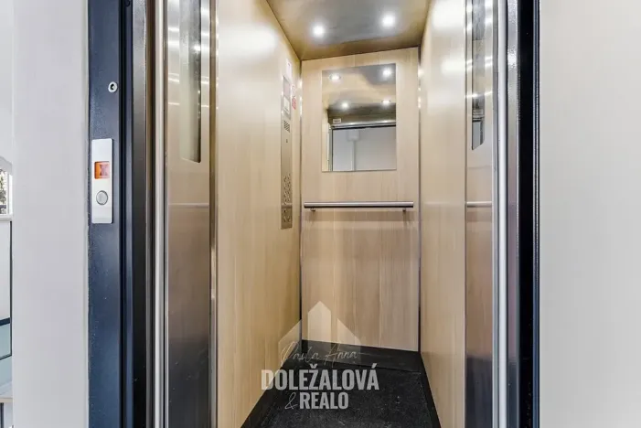 Prodej bytu 3+1, Praha - Střížkov, Rumburská, 59 m2