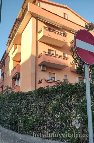 Prodej bytu 3+1, Via Michelangelo, Scalea, Kalábrie, Itálie, 120 m2