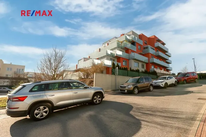 Pronájem bytu 1+kk, Praha - Řeporyje, Kakosova, 35 m2