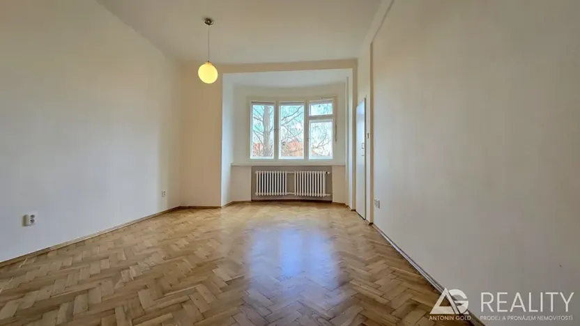 Pronájem bytu 1+kk, Praha - Bubeneč, Terronská, 25 m2