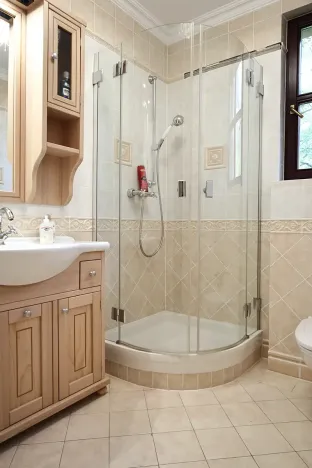 Prodej bytu 4+1, Karlovy Vary, Tylova, 182 m2