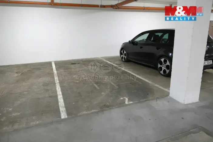 Pronájem garážového stání, Beroun - Beroun-Město, Okružní, 15 m2