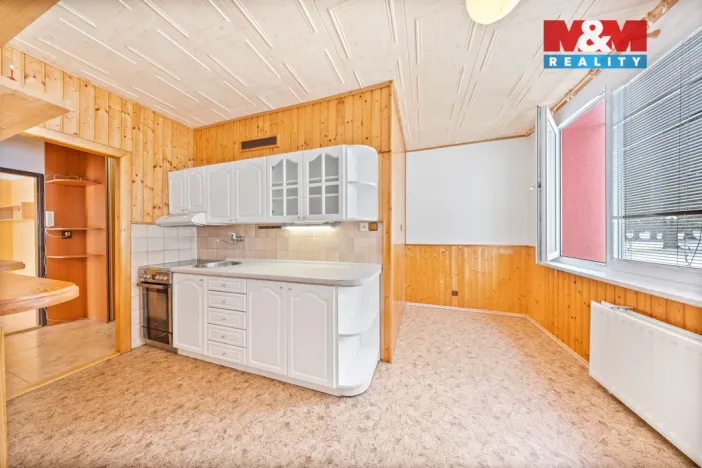 Prodej bytu 2+1, Studená, Komenského, 52 m2