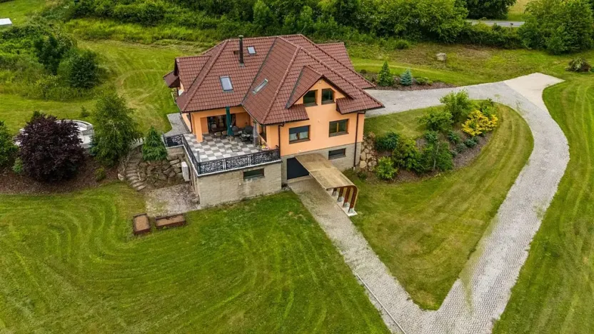 Prodej rodinného domu, Buš, 375 m2