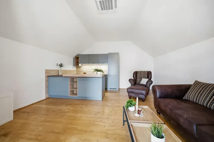 Prodej rodinného domu, Skvrňov, 288 m2