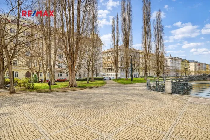 Prodej bytu 3+1, Praha - Smíchov, Janáčkovo nábřeží, 115 m2