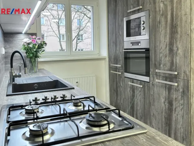 Pronájem bytu 2+1, Pardubice - Zelené Předměstí, Artura Krause, 52 m2