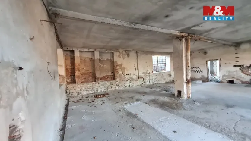 Pronájem skladu, Cítoliby, 300 m2