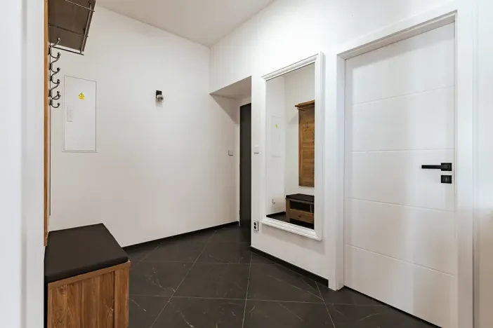 Prodej bytu 2+kk, Horní Planá, Náměstí, 47 m2