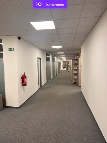 Pronájem kanceláře, Praha - Holešovice, Dělnická, 1251 m2