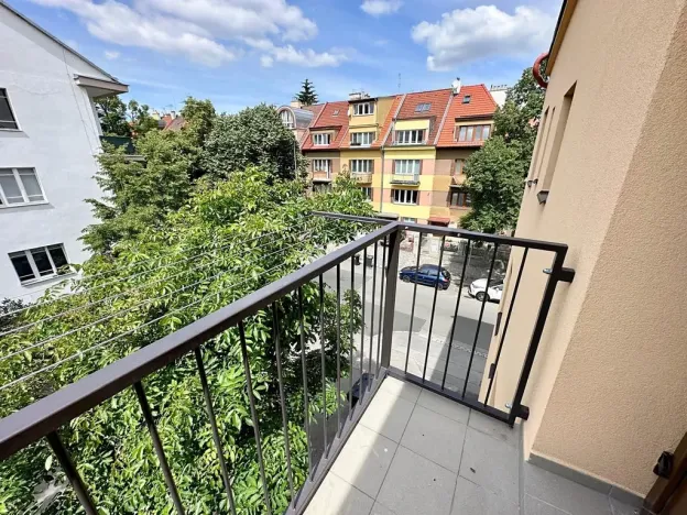 Pronájem bytu 1+1, Praha - Žižkov, U kněžské louky, 70 m2