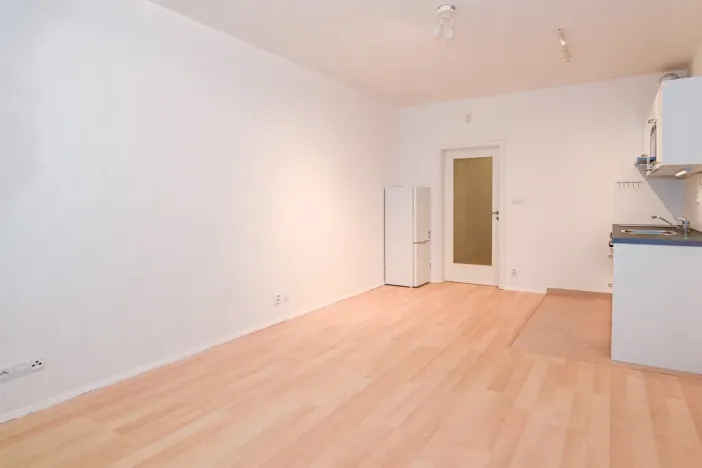 Pronájem bytu 1+kk, Praha - Zličín, Sazovická, 35 m2