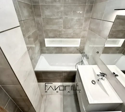 Prodej bytu 2+kk, Ostrava, Liptaňské náměstí, 56 m2