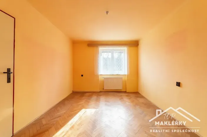 Prodej bytu 3+1, Velký Osek, Komenského, 56 m2