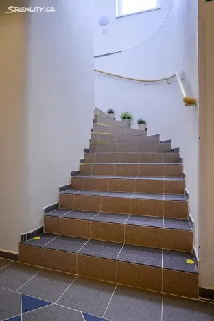 Pronájem bytu 1+kk, Praha - Hlubočepy, Na Zlíchově, 17 m2