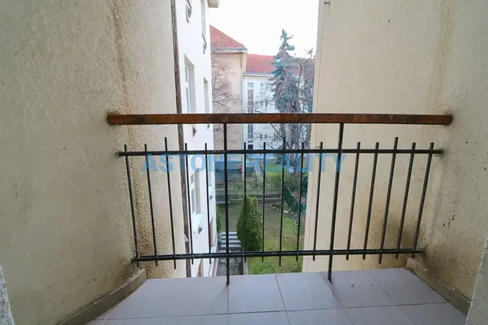 Pronájem bytu 1+kk, Praha - Nusle, Na Jezerce, 39 m2