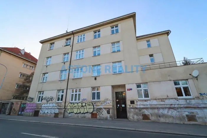 Pronájem bytu 1+kk, Praha - Nusle, Na Jezerce, 39 m2