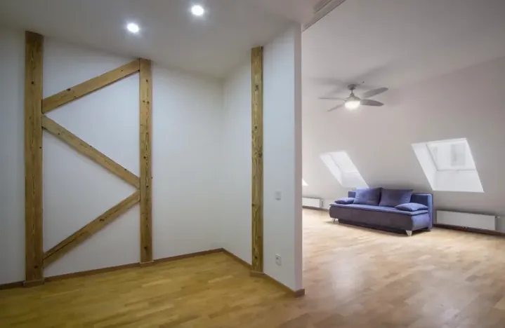 Pronájem bytu 1+1, Praha - Karlín, Sokolovská, 65 m2