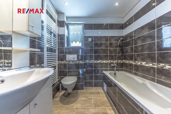 Prodej rodinného domu, Praha - Kyje, Osická, 246 m2