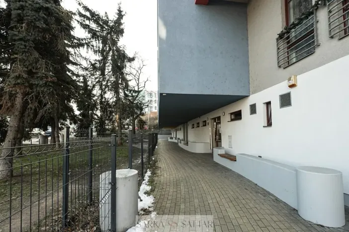 Pronájem bytu 1+kk, Praha - Košíře, Pod Klamovkou, 39 m2