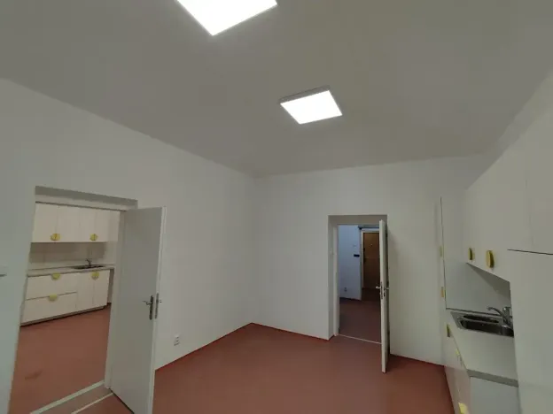 Pronájem kanceláře, Praha - Holešovice, Dobrovského, 110 m2