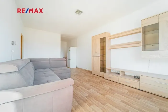 Prodej bytu 2+kk, Odolena Voda, Dolní náměstí, 43 m2