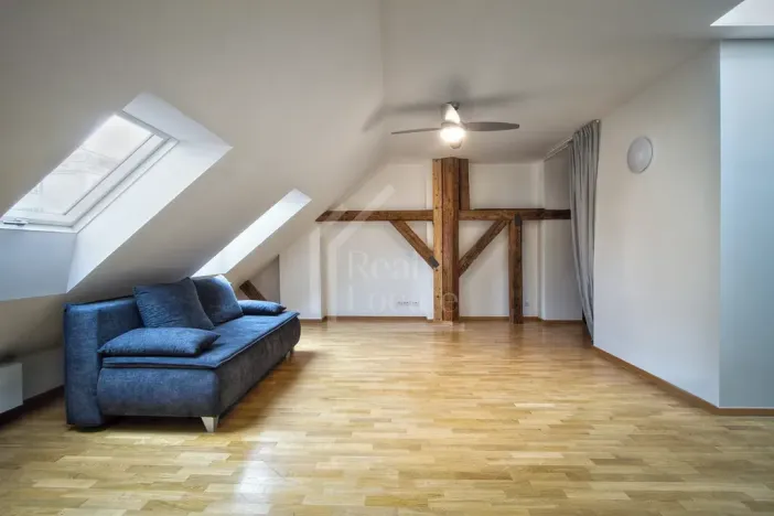 Pronájem bytu 1+kk, Praha - Karlín, Sokolovská, 64 m2