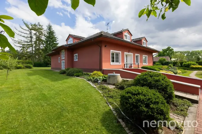 Prodej vily, Křížkový Újezdec, 412 m2