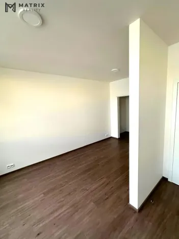 Pronájem bytu 1+kk, Praha - Libeň, U Rokytky, 39 m2