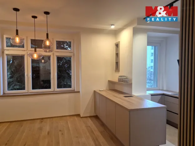 Pronájem bytu 2+kk, Praha - Bubeneč, Podbabská, 64 m2