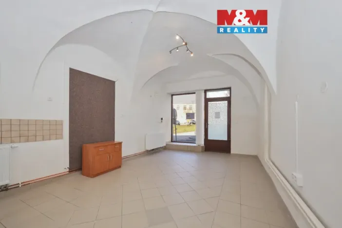 Pronájem obchodního prostoru, Polná, Sezimovo náměstí, 40 m2