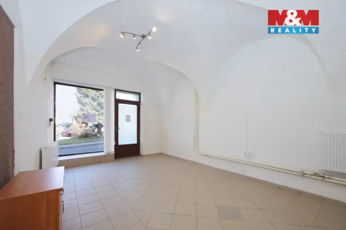 Pronájem obchodního prostoru, Polná, Sezimovo náměstí, 40 m2