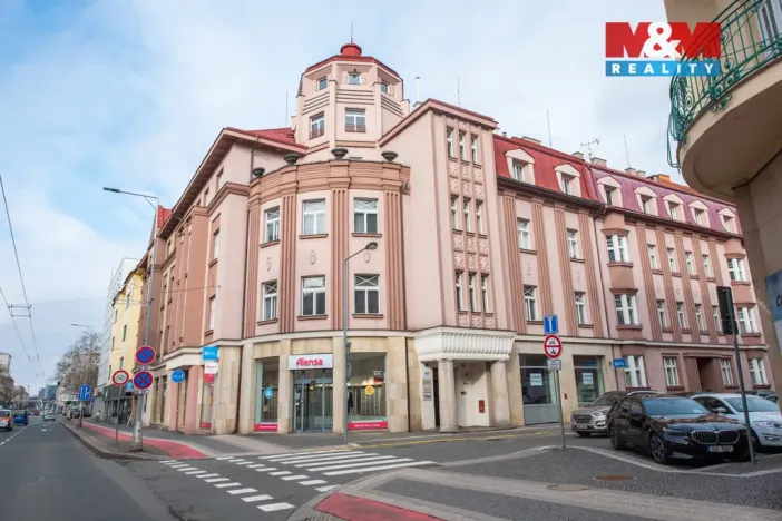 Pronájem kanceláře, Hradec Králové, Šafaříkova, 99 m2