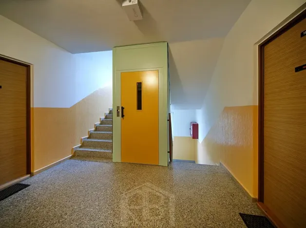 Pronájem bytu 1+1, Jindřichův Hradec, sídliště Vajgar, 43 m2