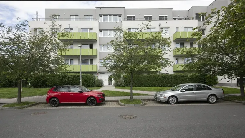 Pronájem bytu 1+kk, Praha - Uhříněves, Václava Trojana, 31 m2