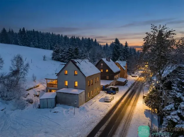 Prodej ubytování, Loučná pod Klínovcem, 428 m2