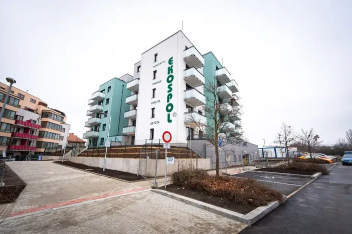 Pronájem bytu 2+kk, Praha - Strašnice, Strančická, 45 m2