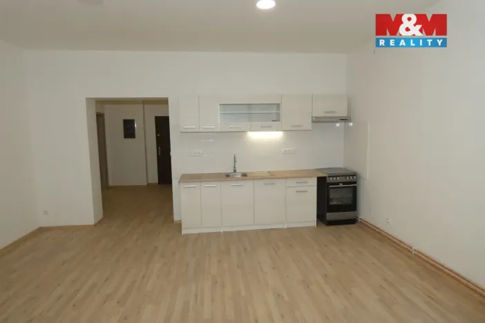 Prodej činžovního domu, Žleby, Zámecké náměstí, 228 m2