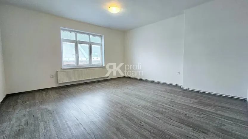 Pronájem bytu 1+1, Ostrava, Poděbradova, 55 m2