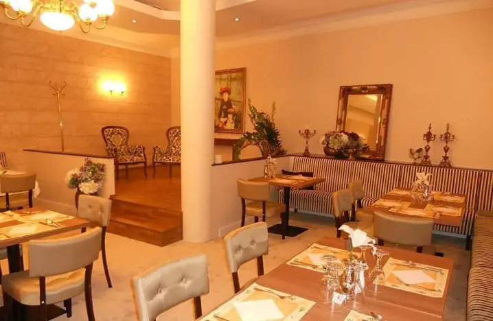 Prodej restaurace, Karlovy Vary, Divadelní náměstí, 390 m2