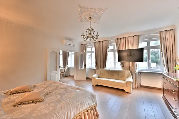 Prodej bytu 2+kk, Karlovy Vary, Vřídelní, 55 m2