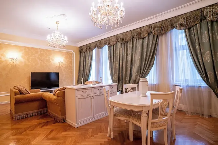 Prodej bytu 3+1, Karlovy Vary, Divadelní náměstí, 113 m2